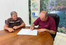 Prefeito Beto Roldão transmite cargo a Valmir Peto e representa Mampituba na BTL 2026, em Lisboa