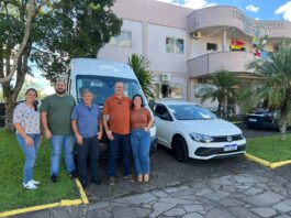 Saúde de Mampituba recebe nova van para reforço no transporte de pacientes